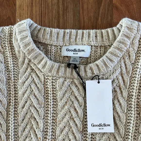 Cableknit sweater new - Picture 2 of 3